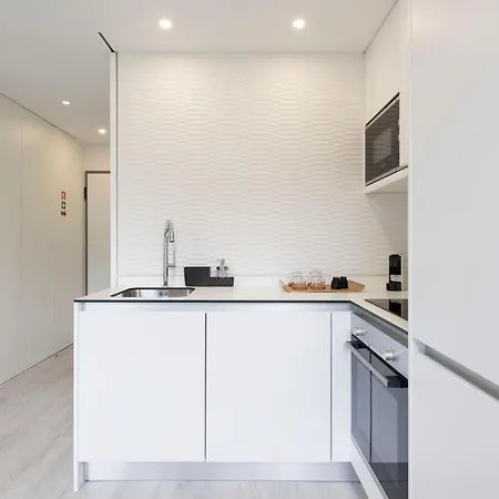 Modern Loft With Gym & Parking By Lovelystay Apartment Porto