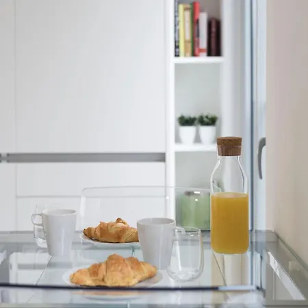 Modern Loft With Gym & Parking By Lovelystay Apartment *