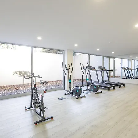Modern Loft With Gym & Parking By Lovelystay Apartment