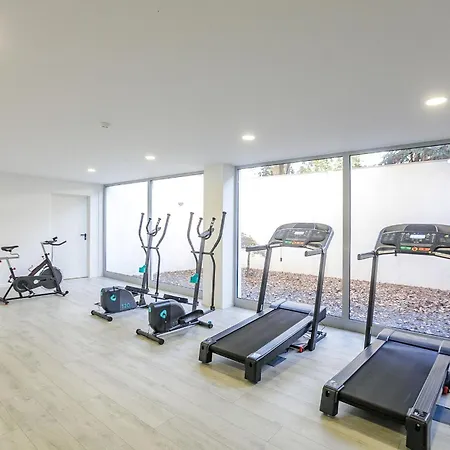 Modern Loft With Gym & Parking By Lovelystay Apartment *