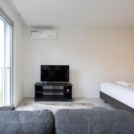 Appartement Lovelystay - Modern Loft With Gym & Free Parking Minutes Away From Cbd Oporto