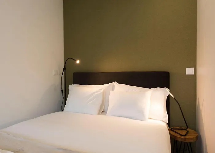 Lovelystay - Modern Loft With Gym & Free Parking Minutes Away From Cbd アパート ポルト