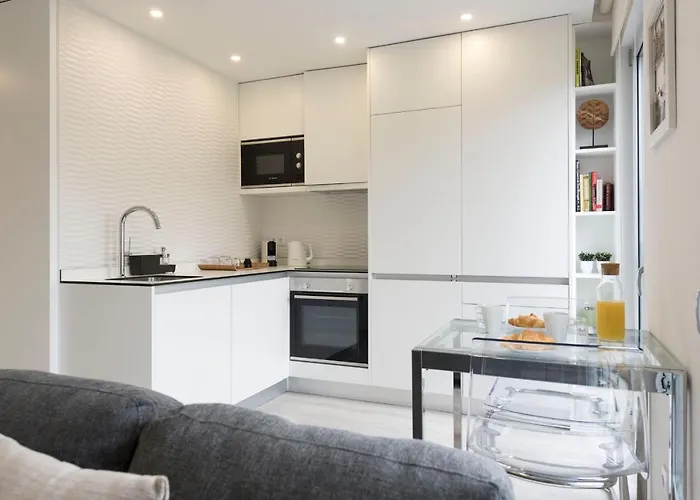 Lovelystay - Modern Loft With Gym & Free Parking Minutes Away From Cbd * Porto