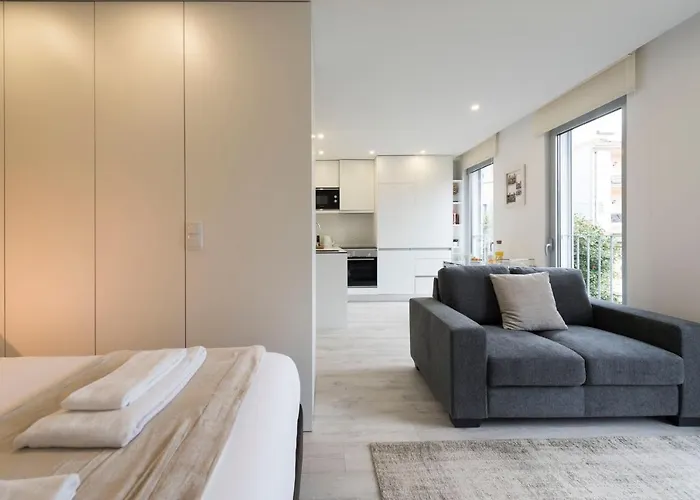 Lovelystay - Modern Loft With Gym & Free Parking Minutes Away From Cbd アパート *