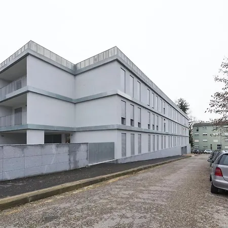 Lovelystay - Modern Loft With Gym & Free Parking Minutes Away From Cbd Διαμέρισμα Πόρτο