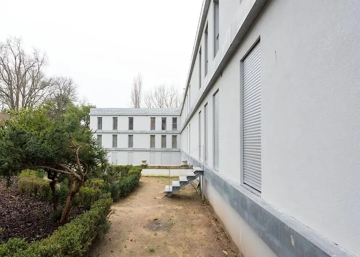 Lovelystay - Modern Loft With Gym & Free Parking Minutes Away From Cbd Διαμέρισμα Πόρτο